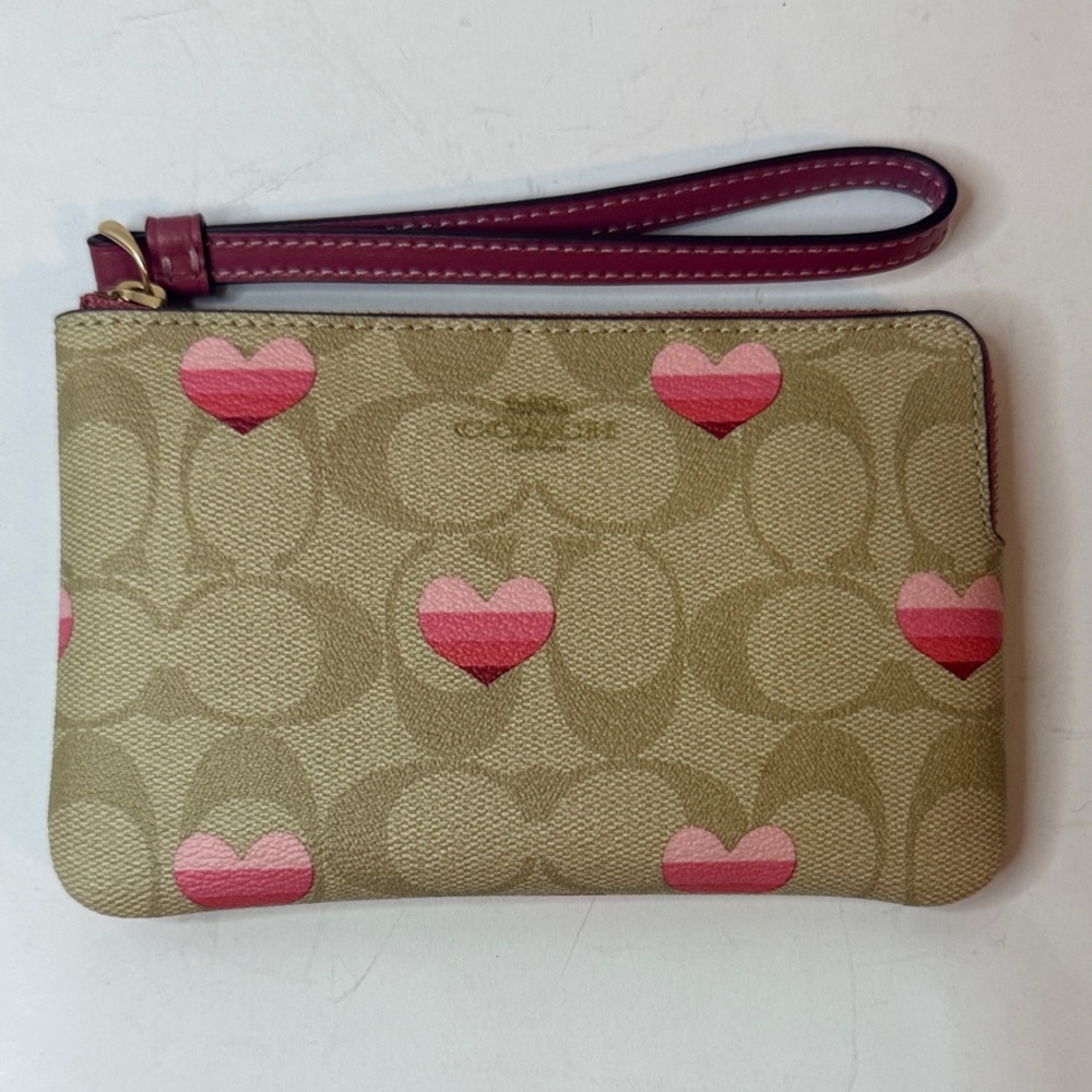 NWOT Coach Heart Wristlet